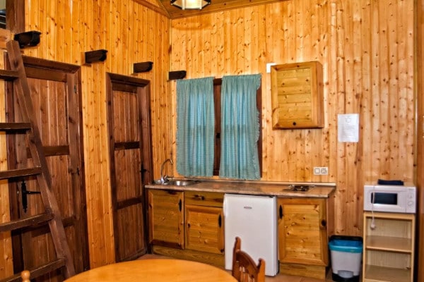 Camping alpujarras interior cabaña