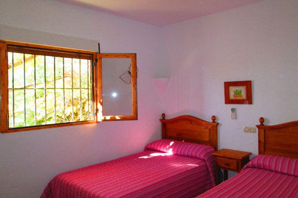 Brazal Laroles camas alojamiento en la alpujarra