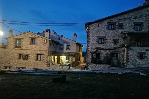 Eras Altas exterior de noche