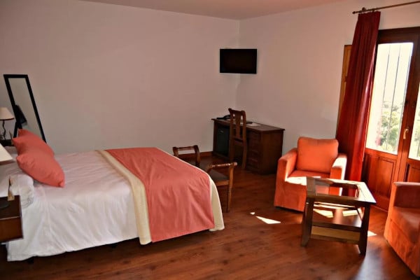 Hotel Rural Ibipozo habitación naranja