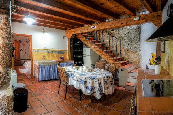 Solana de Frias cocina y mesa
